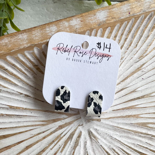 Ear Huggers - Black & Gray Leopard on White